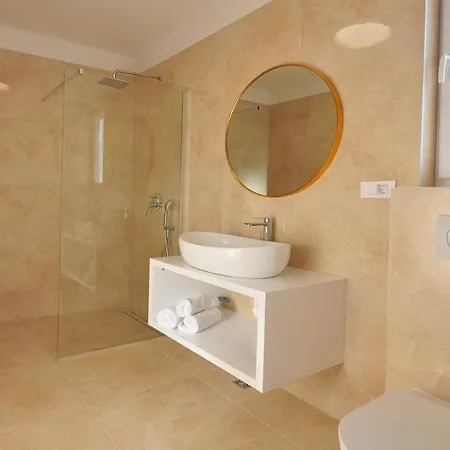 Iva Villa Omis